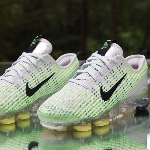 Nike Air VaporMax Flyknit 3 Light Silver Volt - Picture 12 of 13